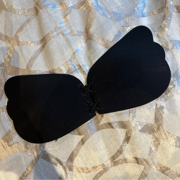 NEW Black Backless Sticky Bra Push Up Adjustable light reusable XS Small A B cup - Picture 3 of 3